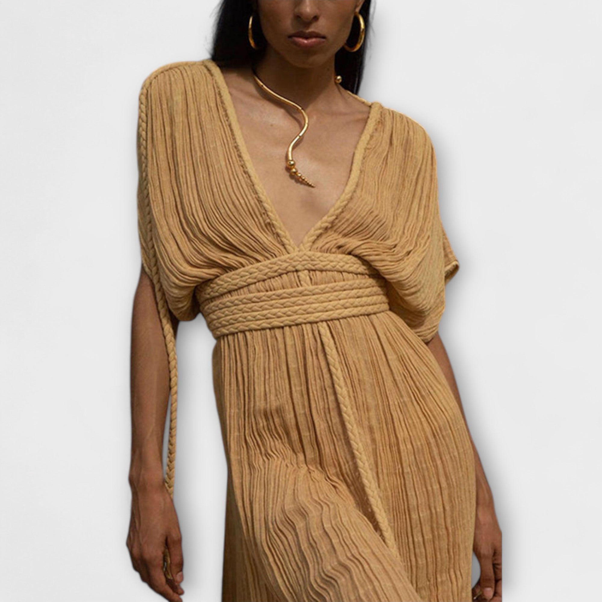 "Grieķu stila maxi kimono kleita" can be rewritten as "Maxi kimono kleita ar Grieķu iedvesmu".