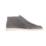 Augstie mokasīni" can be rewritten as "Elegant High-Top Moccasins.