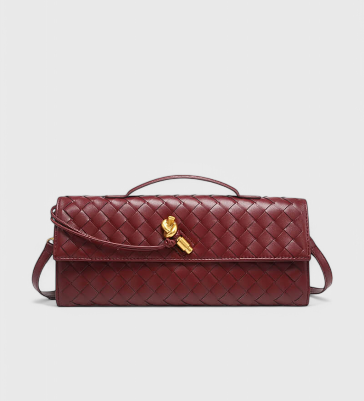Melanie Clutch ar Zelta Mezglu Akcentiem