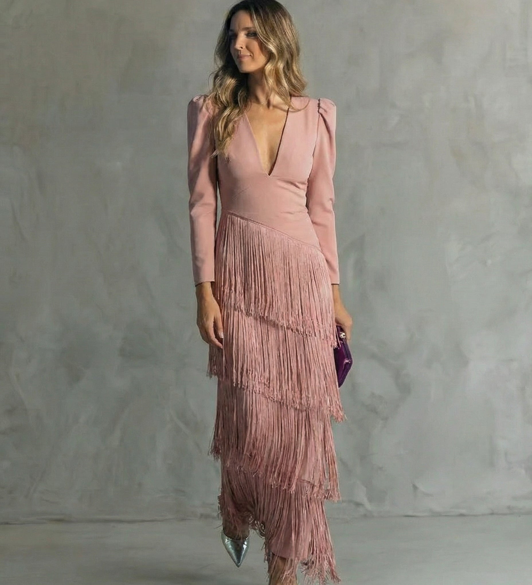 Alessia - Eleganta midi kleita ar frufru piedurknēm