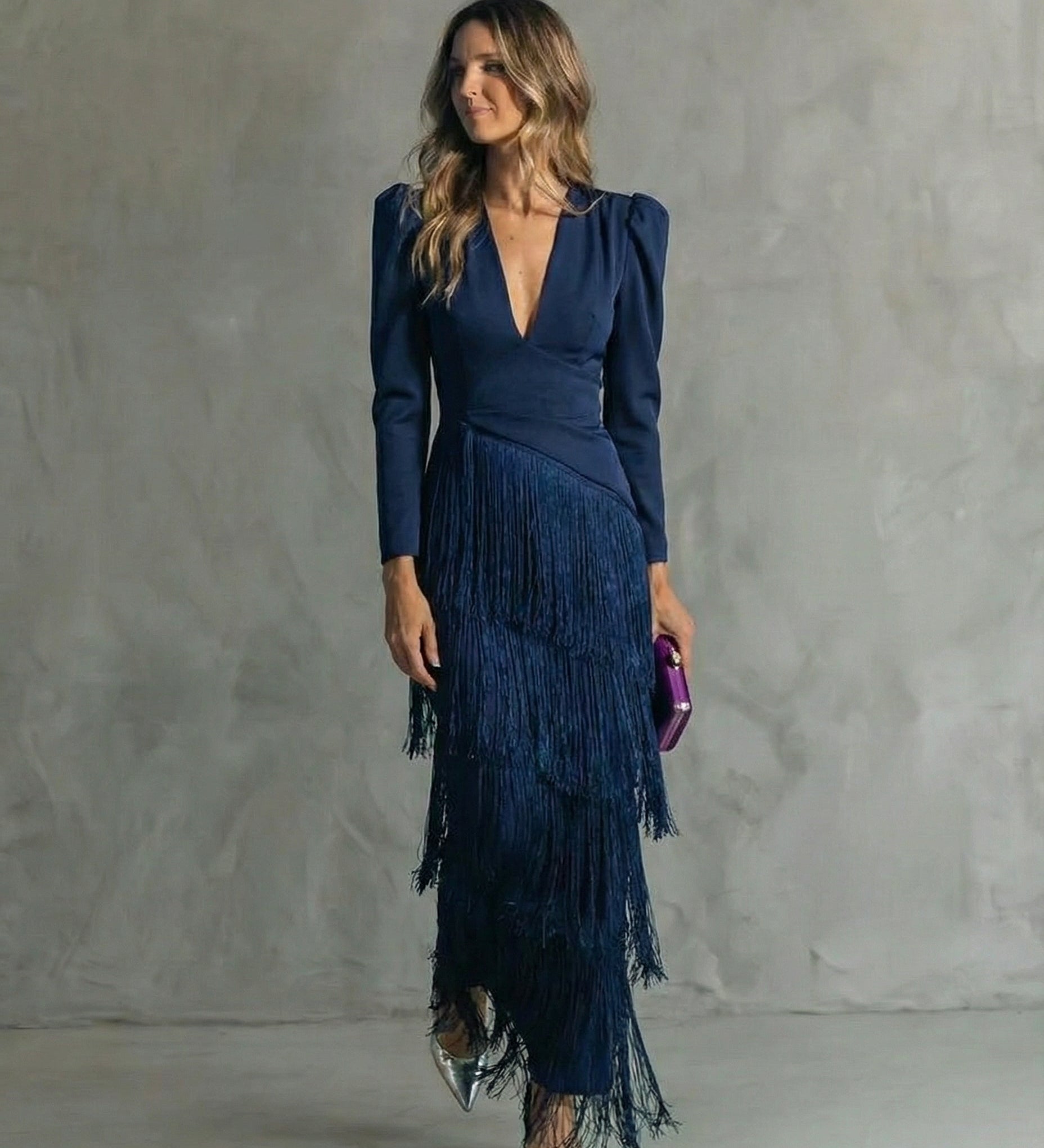 Alessia - Eleganta midi kleita ar frufru piedurknēm