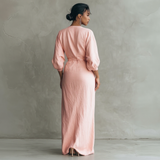 Rozā - Minimālistiska garā kleita ar V veida kakla izgriezumu sievietēm no jauktas auduma