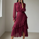 Zaļa - Eleganta, plisēta midi kleita ar volāniem